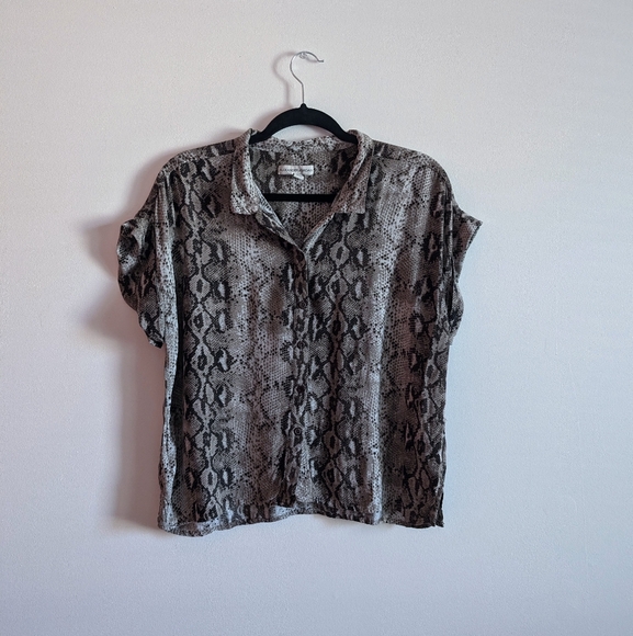 Alexander Jordan Snake Print Crop Casual Button Up - Picture 1 of 7